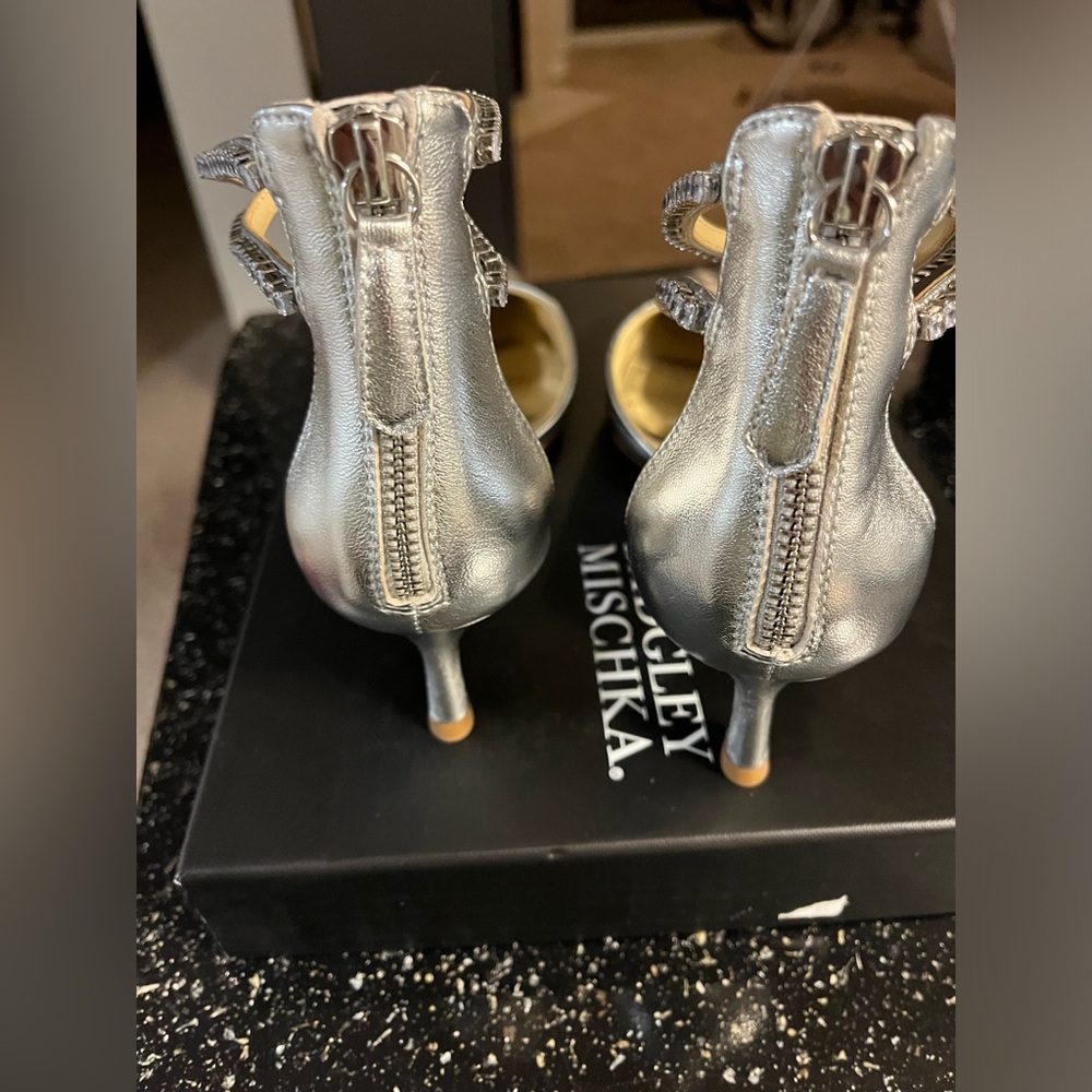 178$$ NIB 7.5 BADGLEY MISCHKA COLLECTION LILIBETH KITTEN HEEL ANKLE STRAP PUMP - Picture 14 of 15